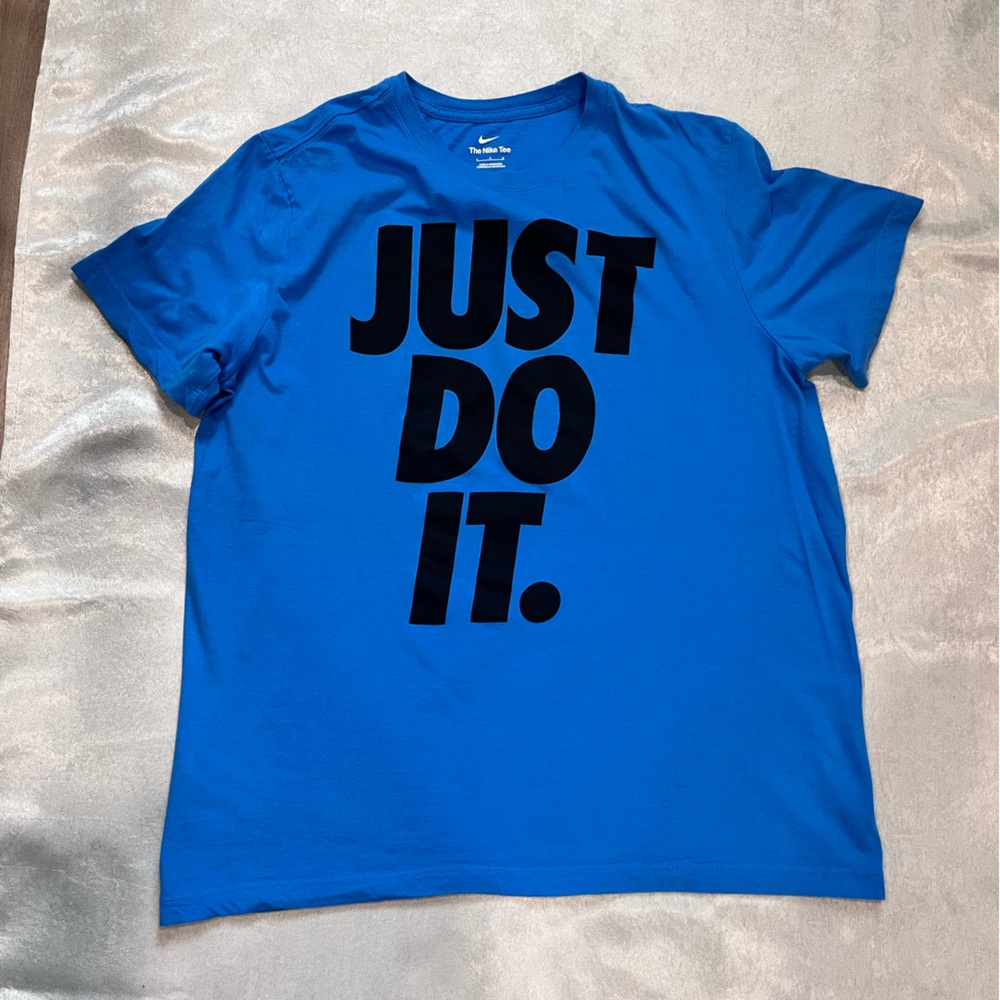 Adult Nike tee